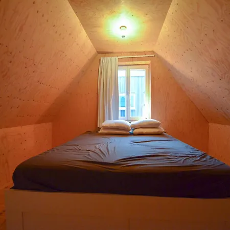 Quaint With Enclosed Garden, Cleaning Included Holiday home Oostduinkerke